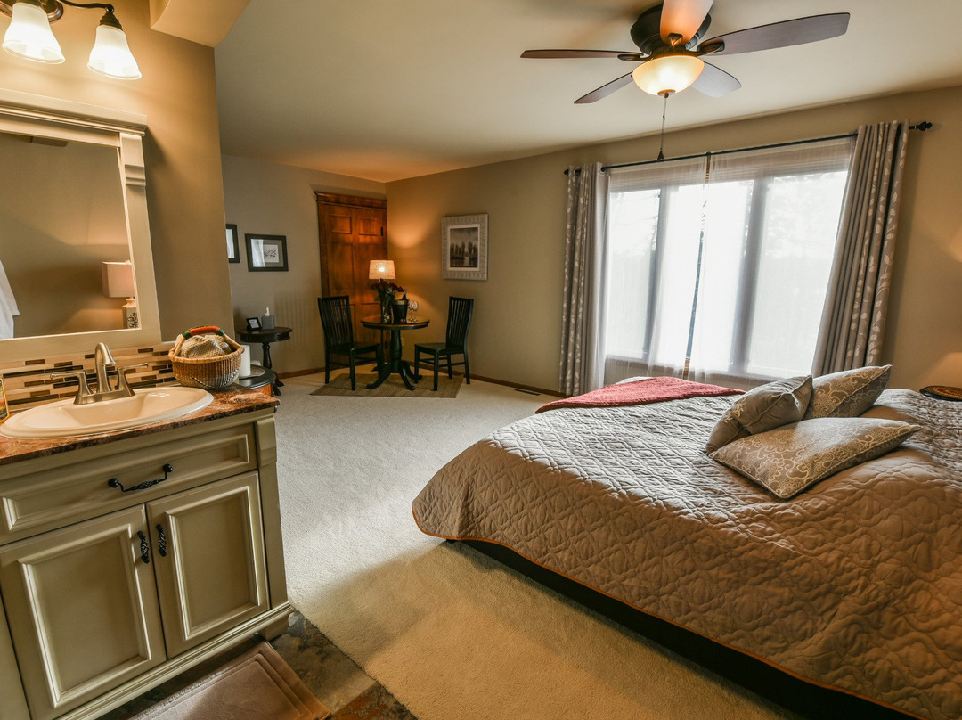 Stone Lion Vineyard Bed and Breakfast主图