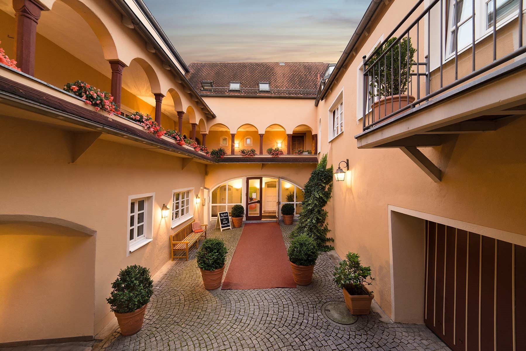 Hotel Munchner Hof-官方