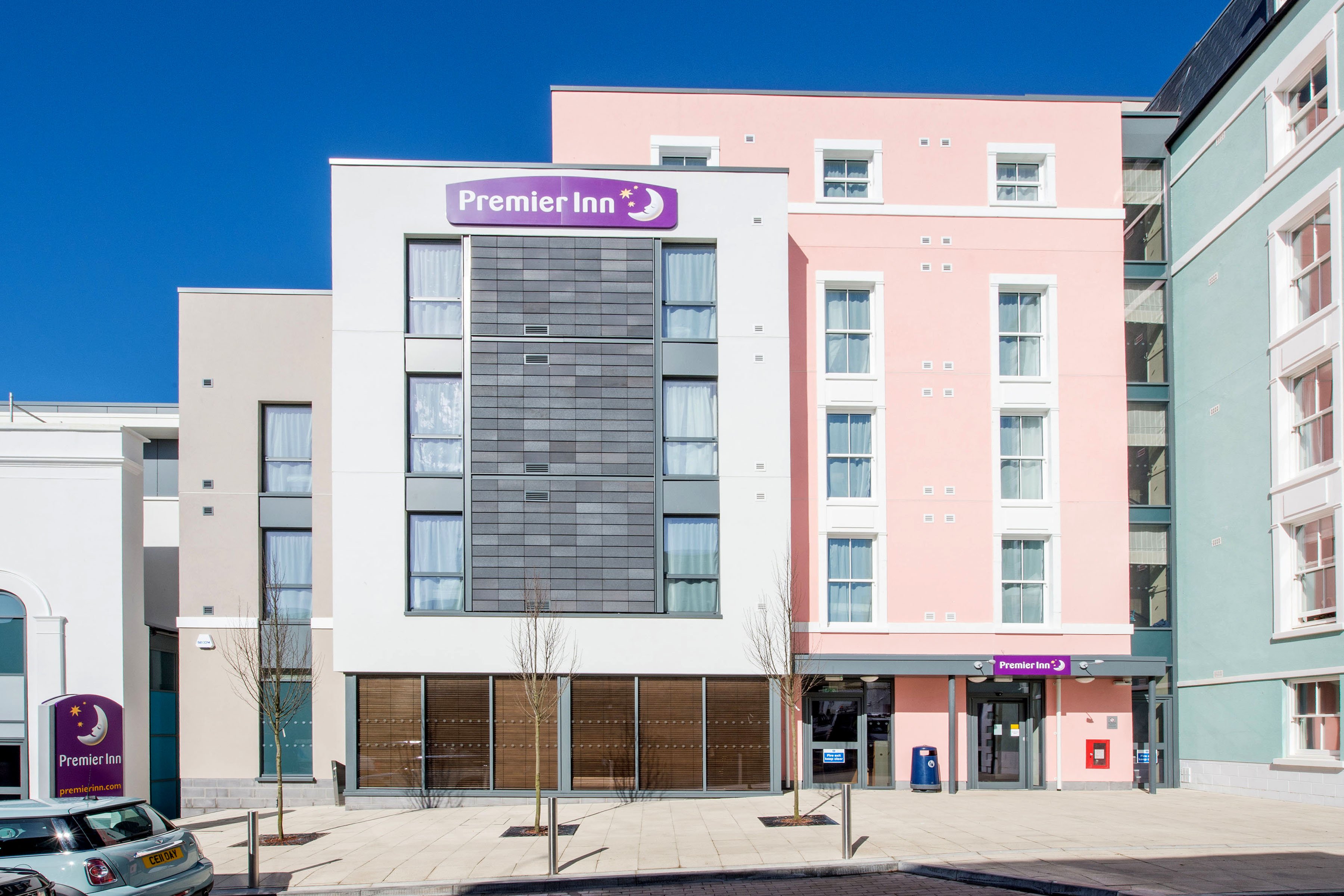 Premier Inn Tenby Town Centre-官方