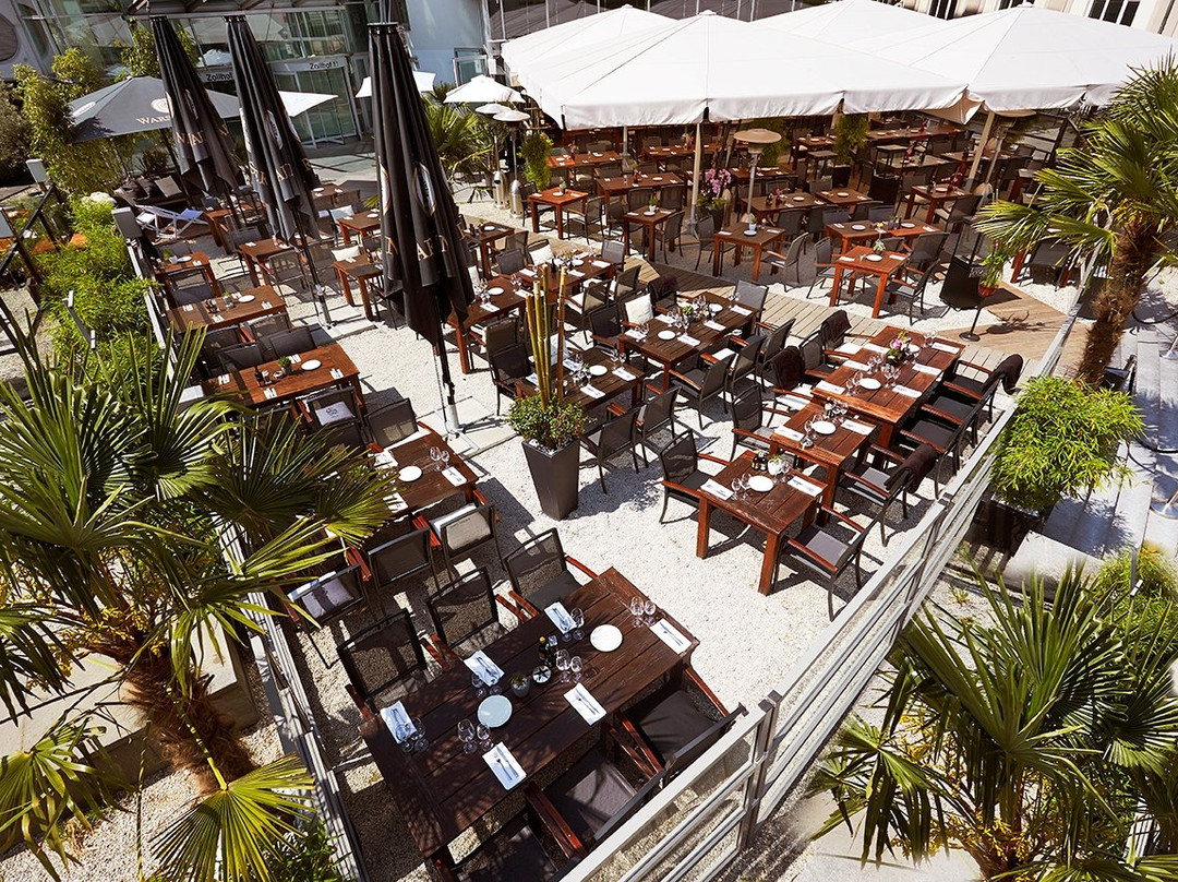 Riva Restaurant & Bar