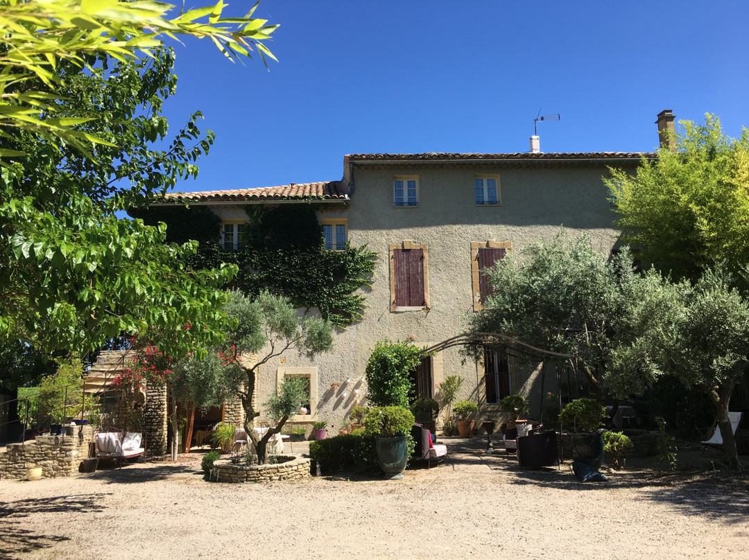 Violes酒店住宿-Le Mas Des Armouriers