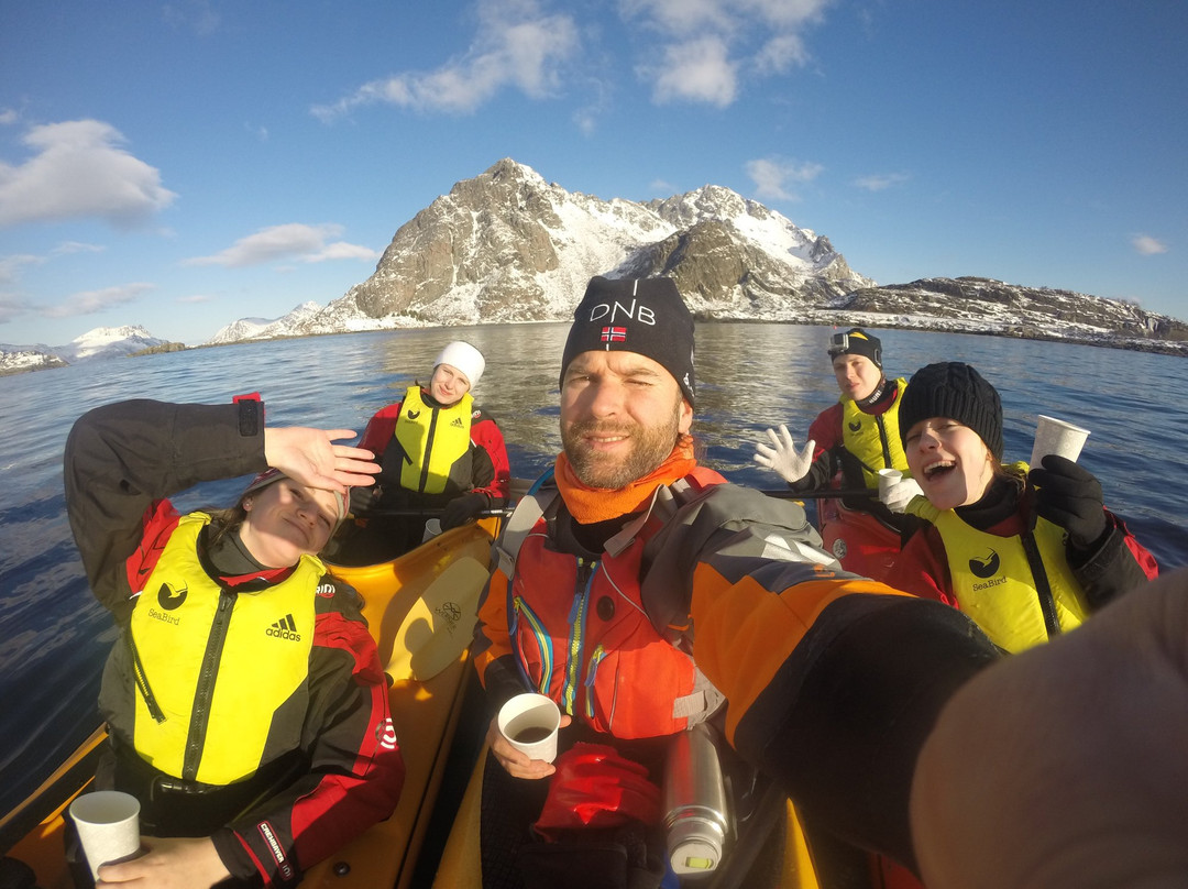 Henningsvær Kayak景点图片