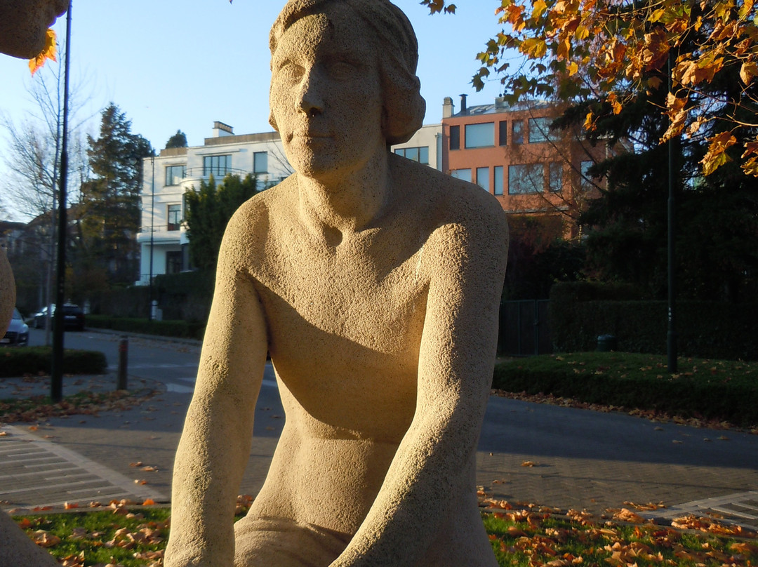 Sculpture "Les fiançailles"-布鲁塞尔必去景点