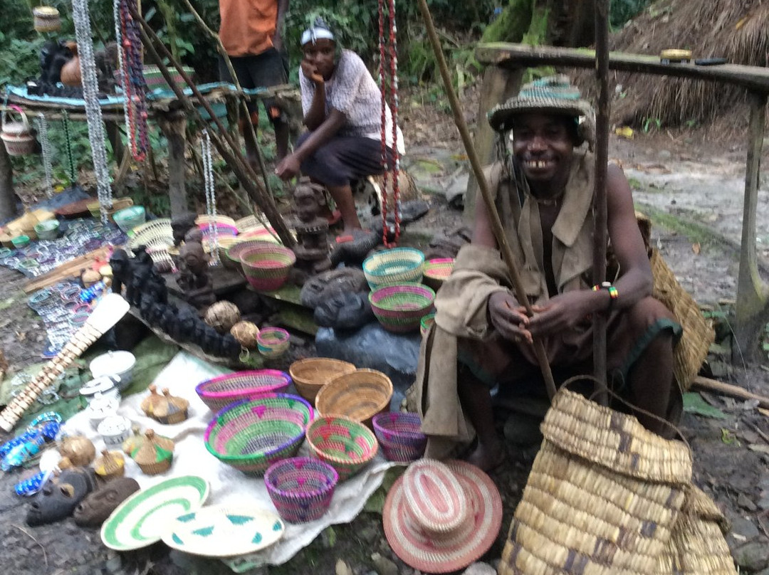 Buhoma Village Walk By Kabiza Wilderness Safaris景点图片