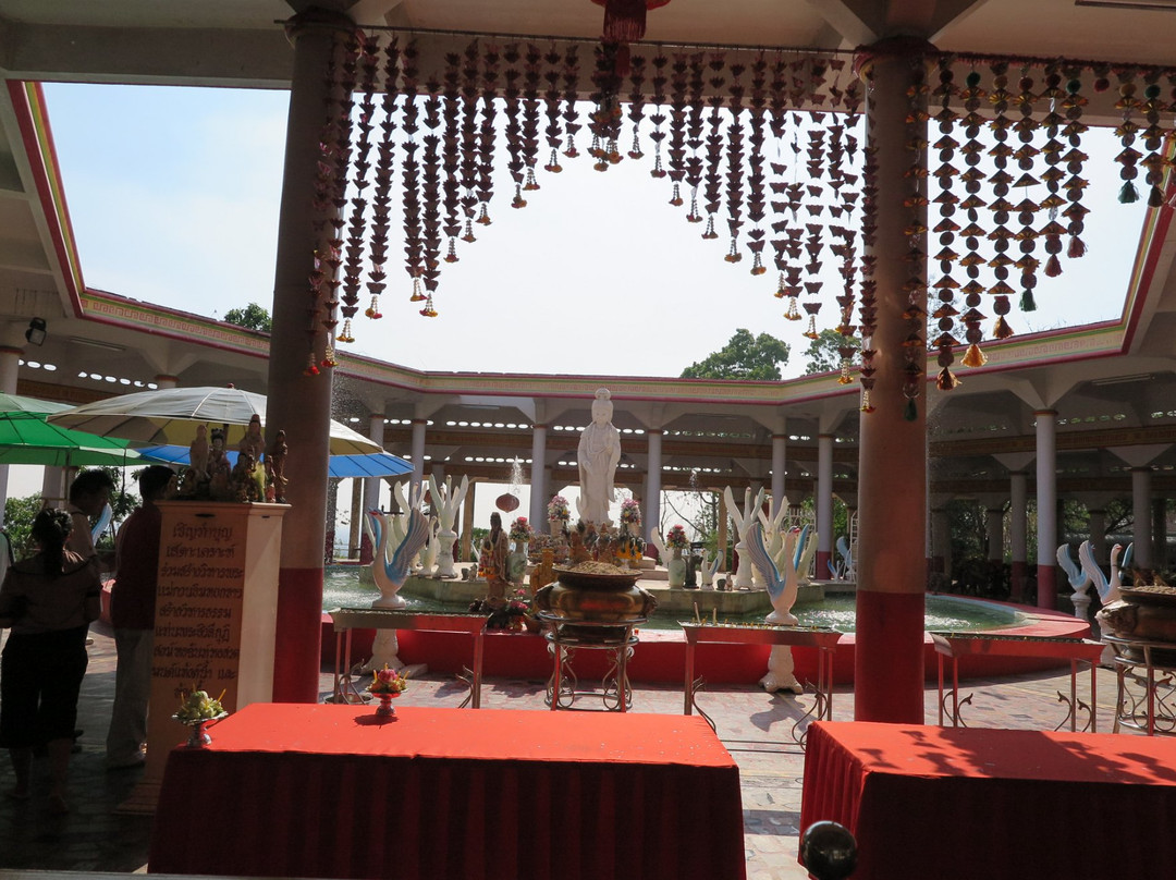 Wat Khao Samo Klaeng Temple景点图片