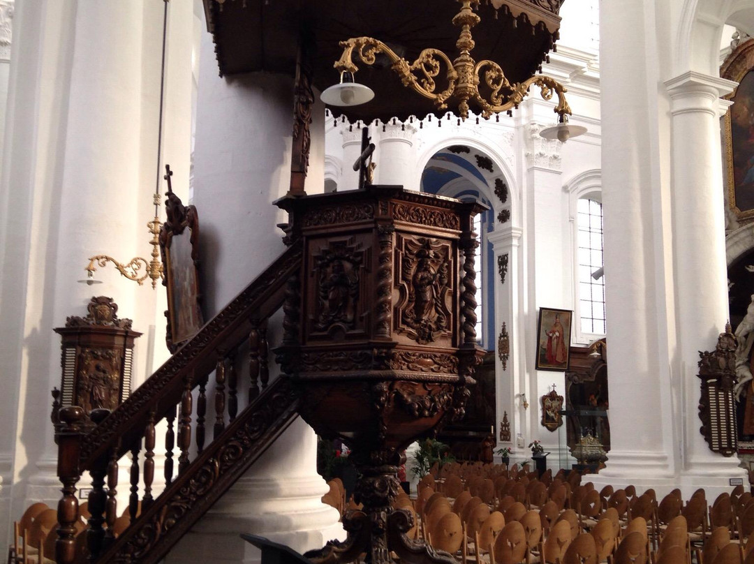 Onze-Lieve-Vrouw Hemelvaartkerk景点图片