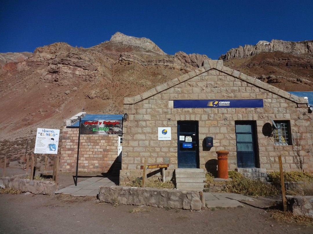 Hostel y Refugio  El Nico