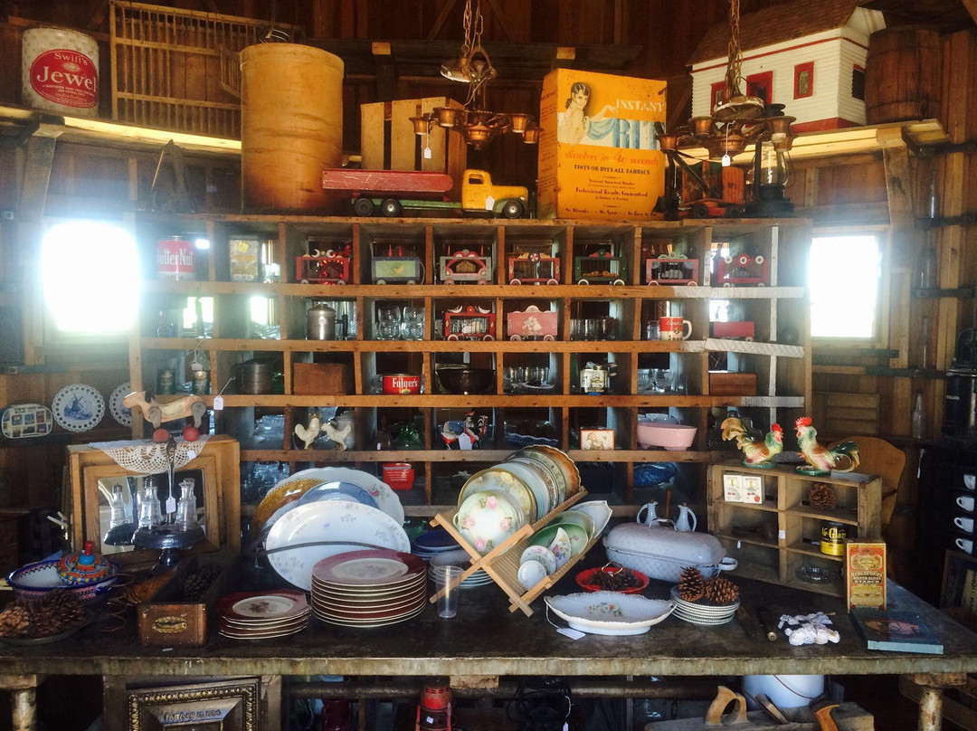 Grain Bin Antique Town景点图片
