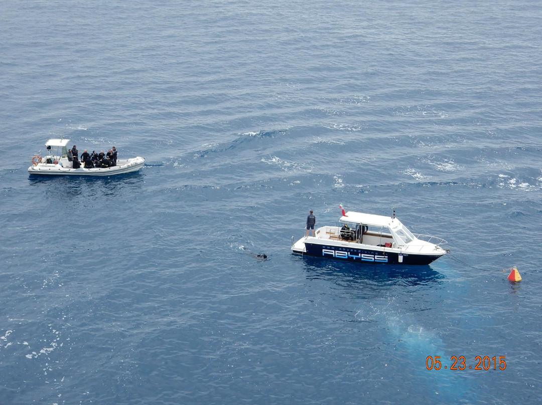 Abyss Diving Center-拉帕洛必去景点