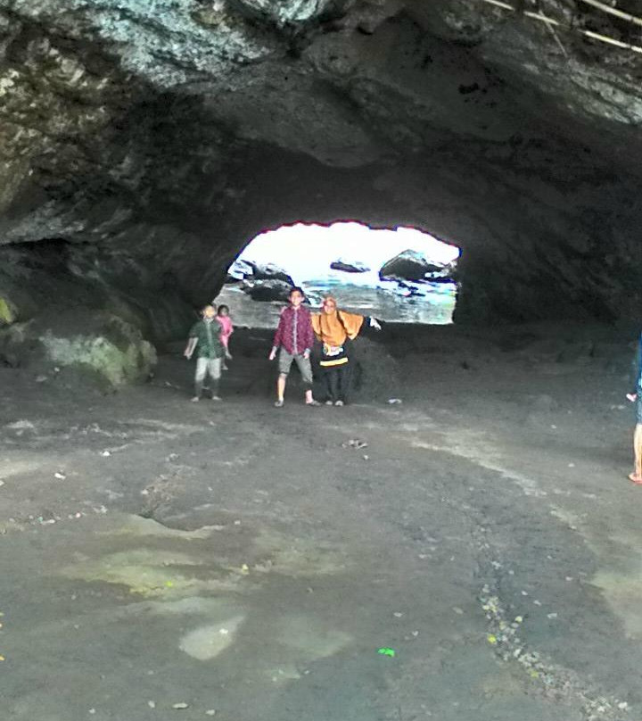 Karang Bolong Beach景点图片