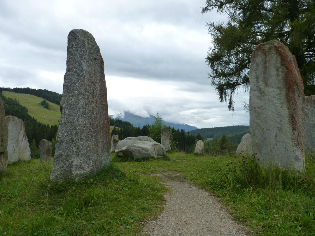 Kreuzweg mit Steinkreis景点图片