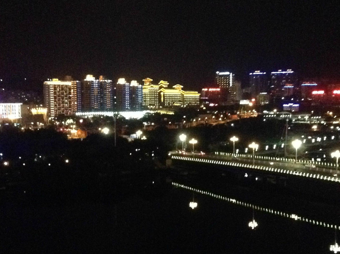 三亚中心皇冠假日酒店主图