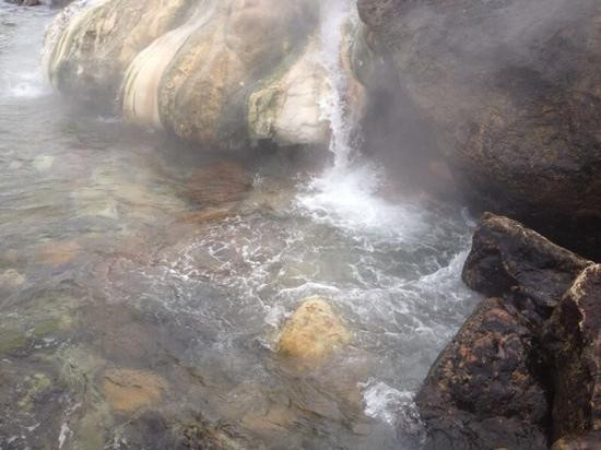 Natural Hot Springs-Korbous必去景点