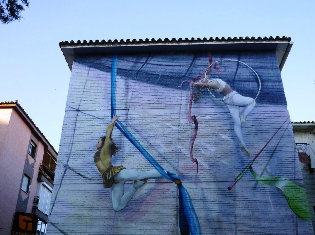 Ruta de Murales Artisticos-埃斯特波纳必去景点