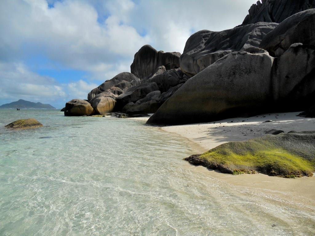 Anse Pierrot Beach-拉迪格岛必去景点