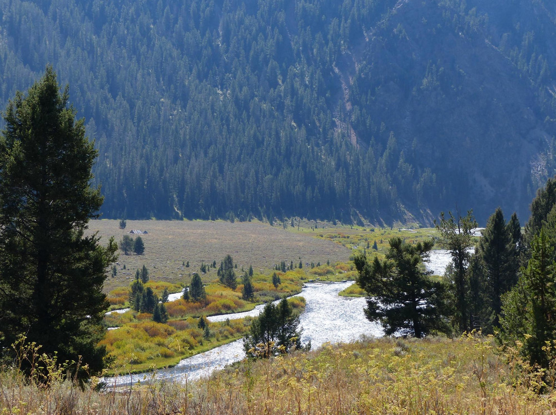 Earthquake Lake-西黄石镇必去景点