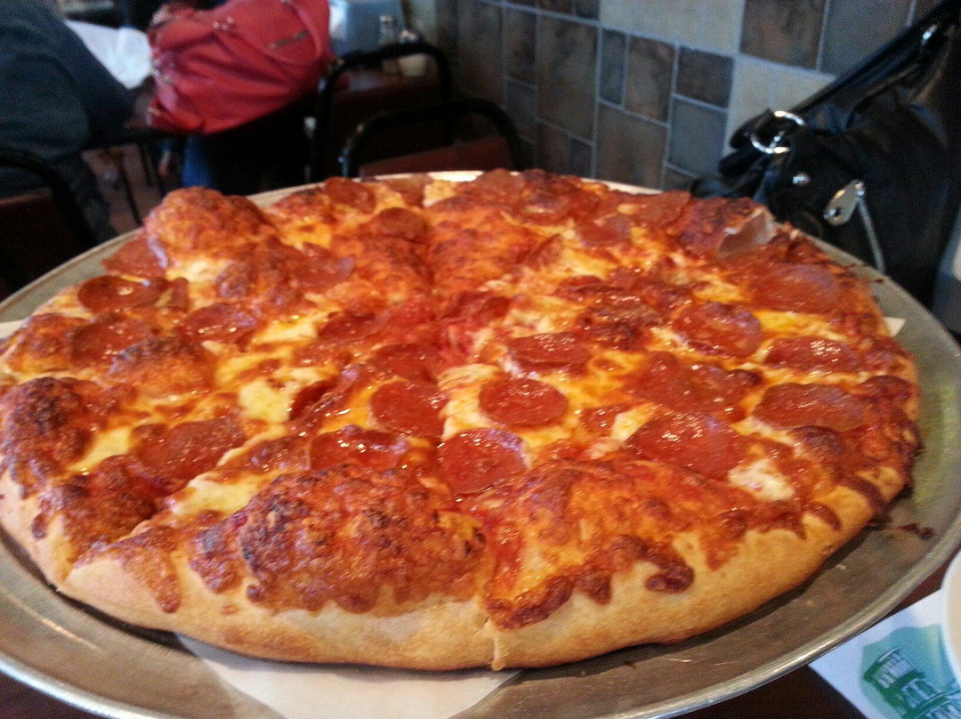 Bethel Park餐馆和美食-Luciano's Pizza & Six Pack To