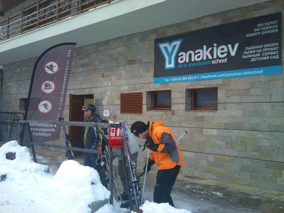 Yanakiev Ski and Snowboard School景点图片
