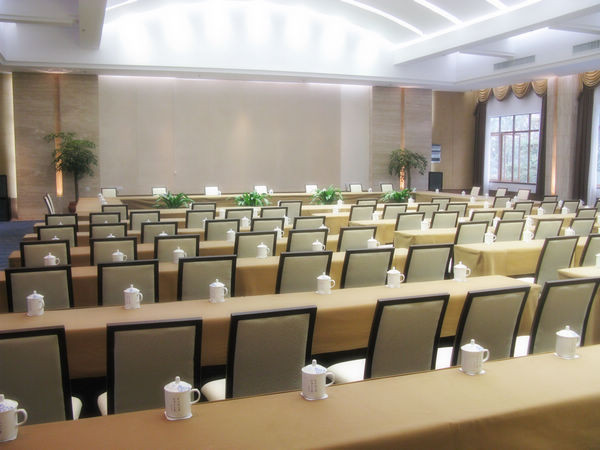 聚龙大酒店主图