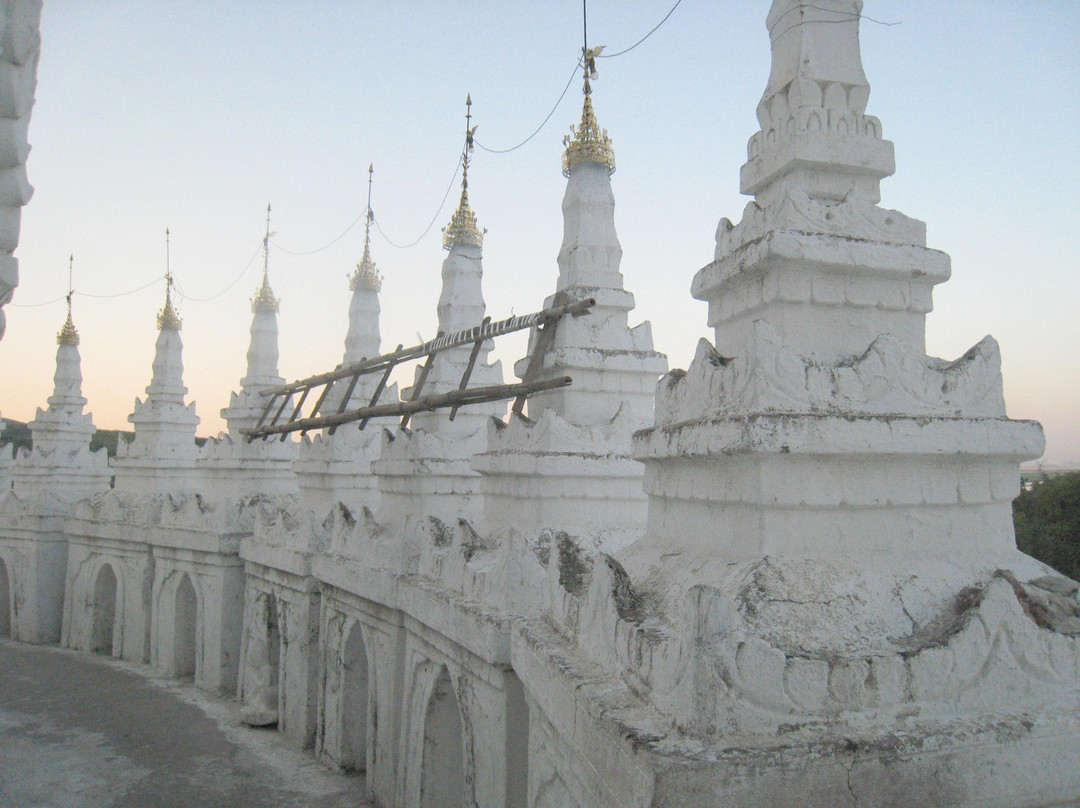 Hsinbyume Pagoda-敏贡古城必去景点