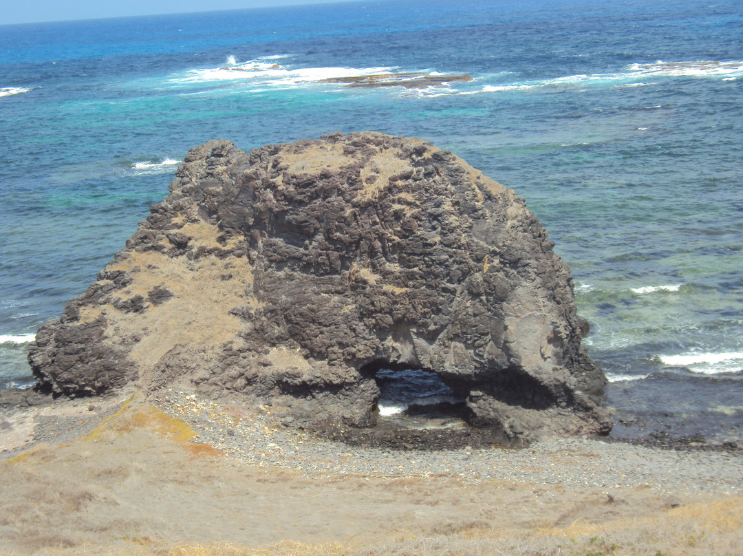 Buraco da Raquel-费尔南多-迪诺罗尼亚群岛必去景点