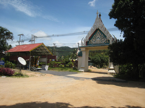 肉身舍利寺-苏梅岛必去景点