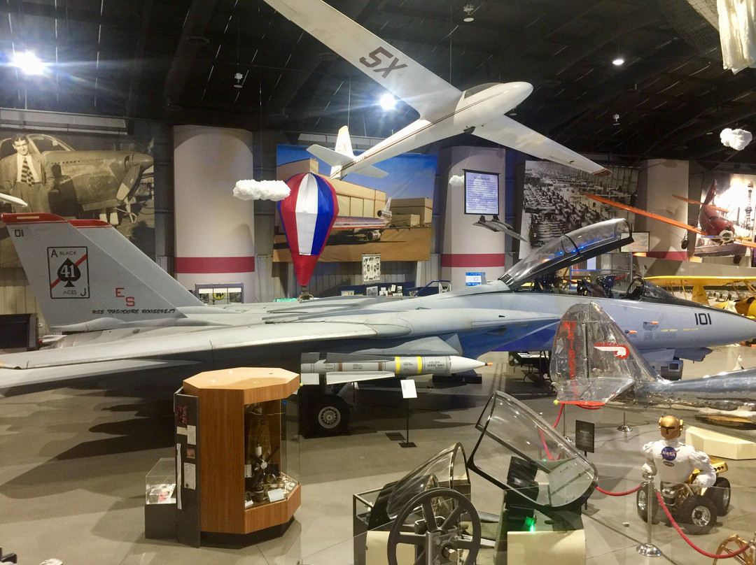 Tulsa Air and Space Museum & Planetarium景点图片