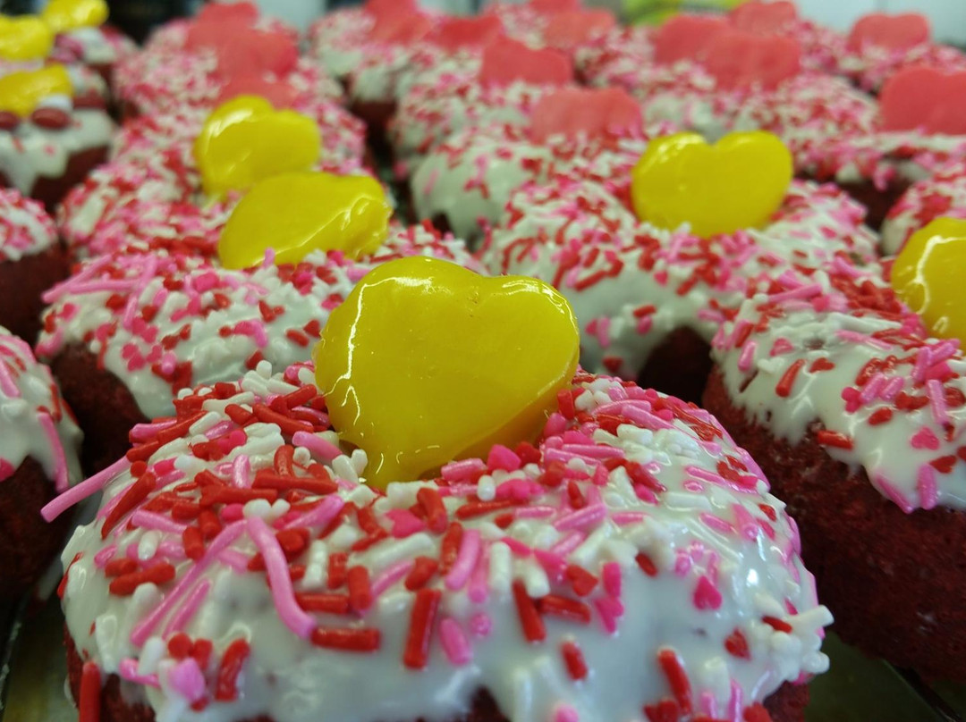 El Toro餐馆和美食-Dk's Donuts