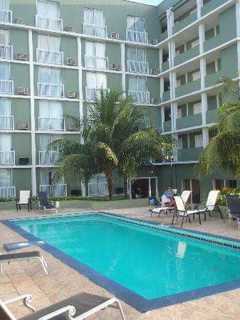 Junkanoo Beach Resort