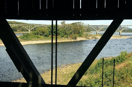 Hartland Covered Bridge-Hartland必去景点