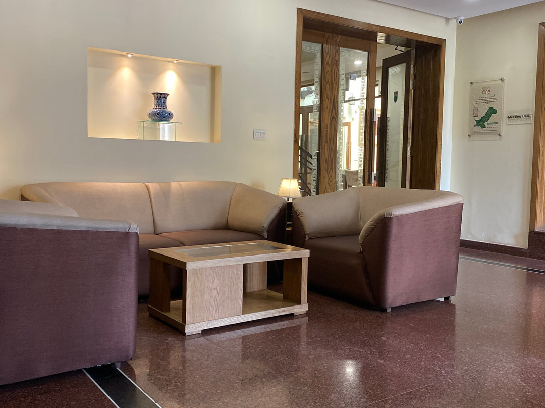 Hotel One Tariq Road Multan主图