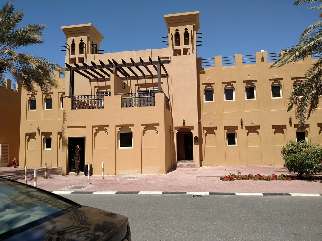 Al Hamra Village Hotel主图