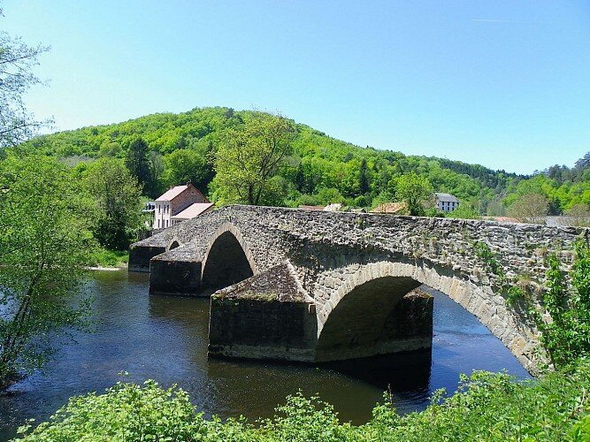 Pont de Menat景点图片