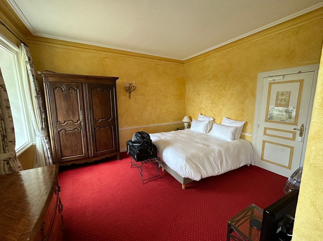 瑞泽城堡酒店主图