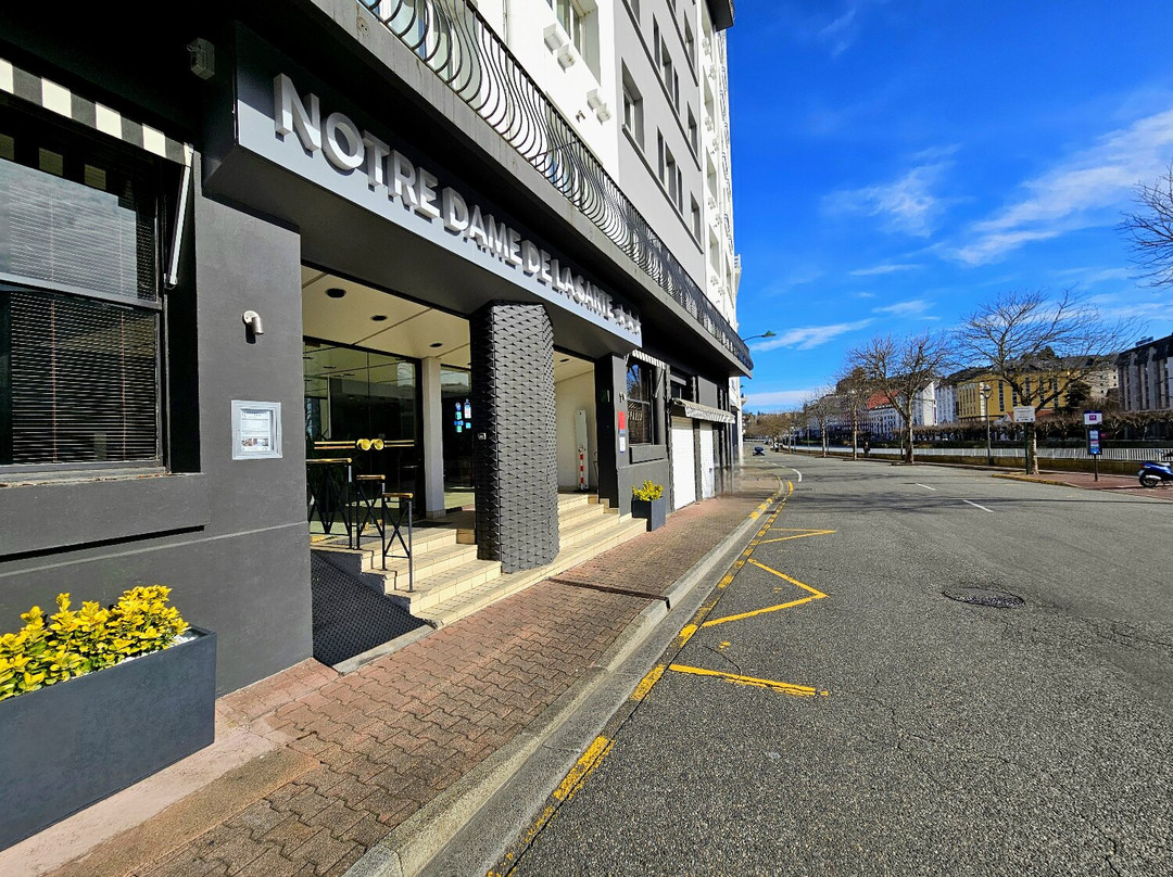 萨尔特巴黎圣母院酒店主图