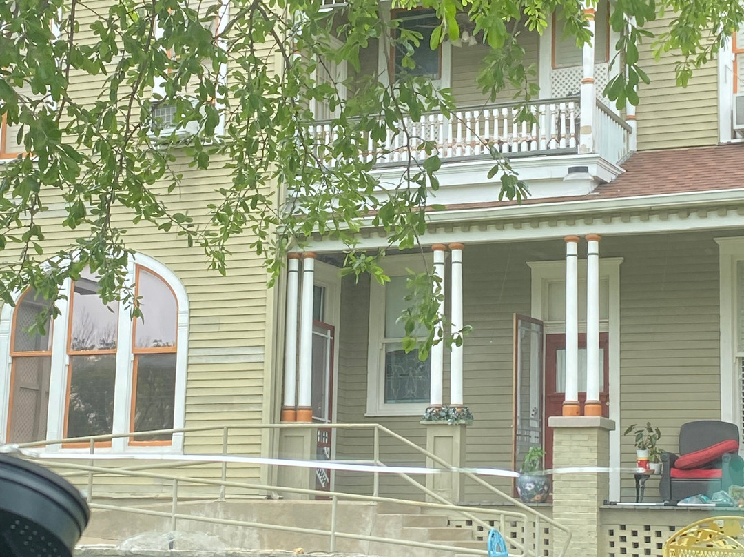 Angel's Nest Bed and Breakfast主图