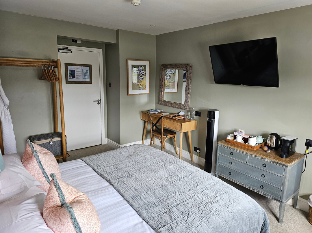 The White Horse主图