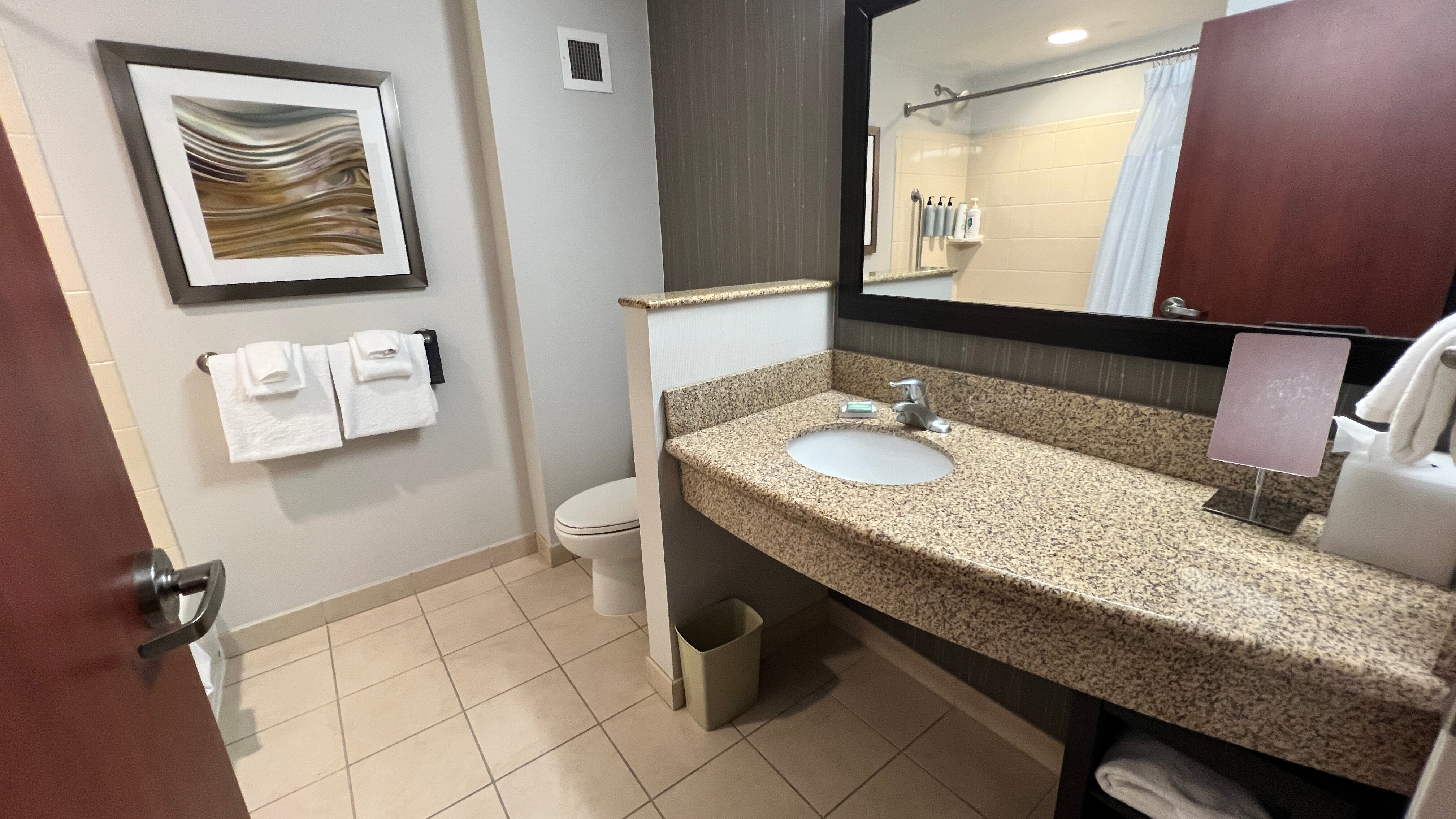 Courtyard by Marriott Bangor-浴室