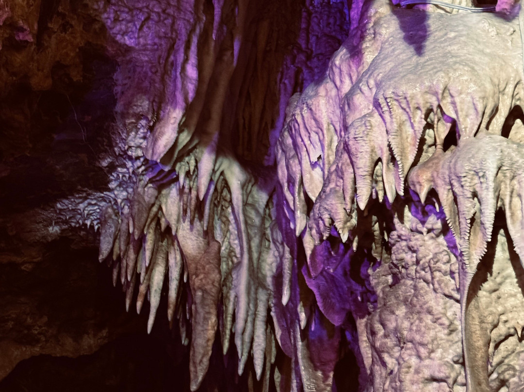 Crystal Grottoes Caverns景点图片