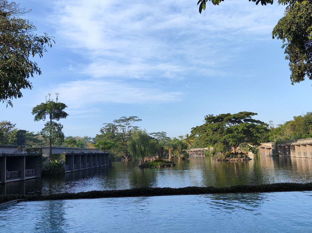 The Westlake Resort Yogyakarta主图