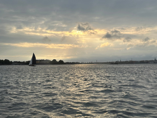 Sunset Sailing Tours-赫尔辛基必去景点