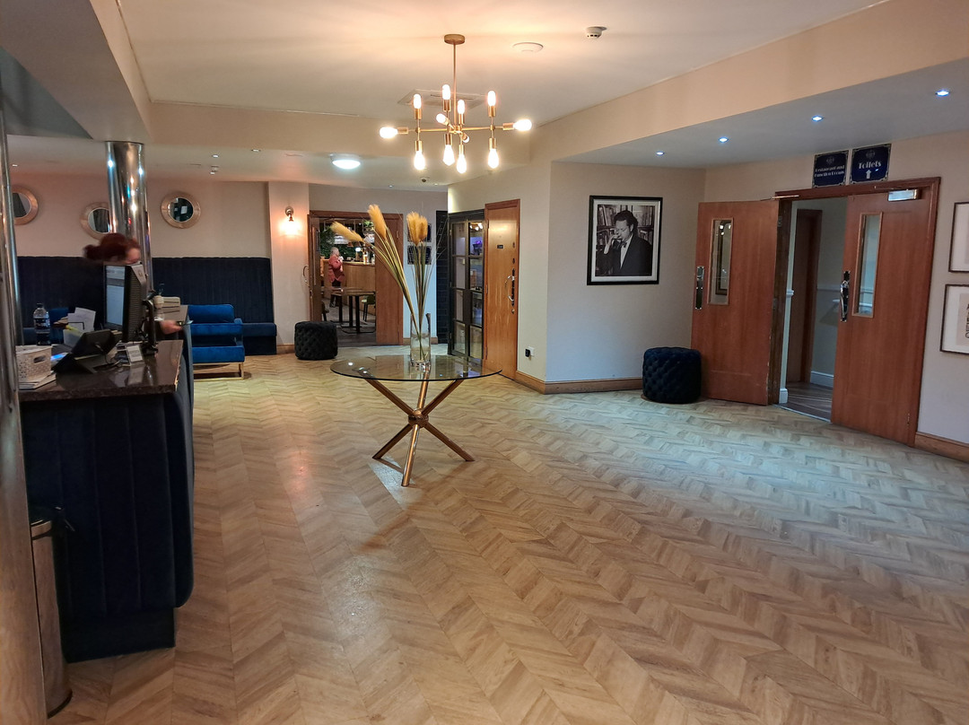 The Grand Hotel Swansea主图
