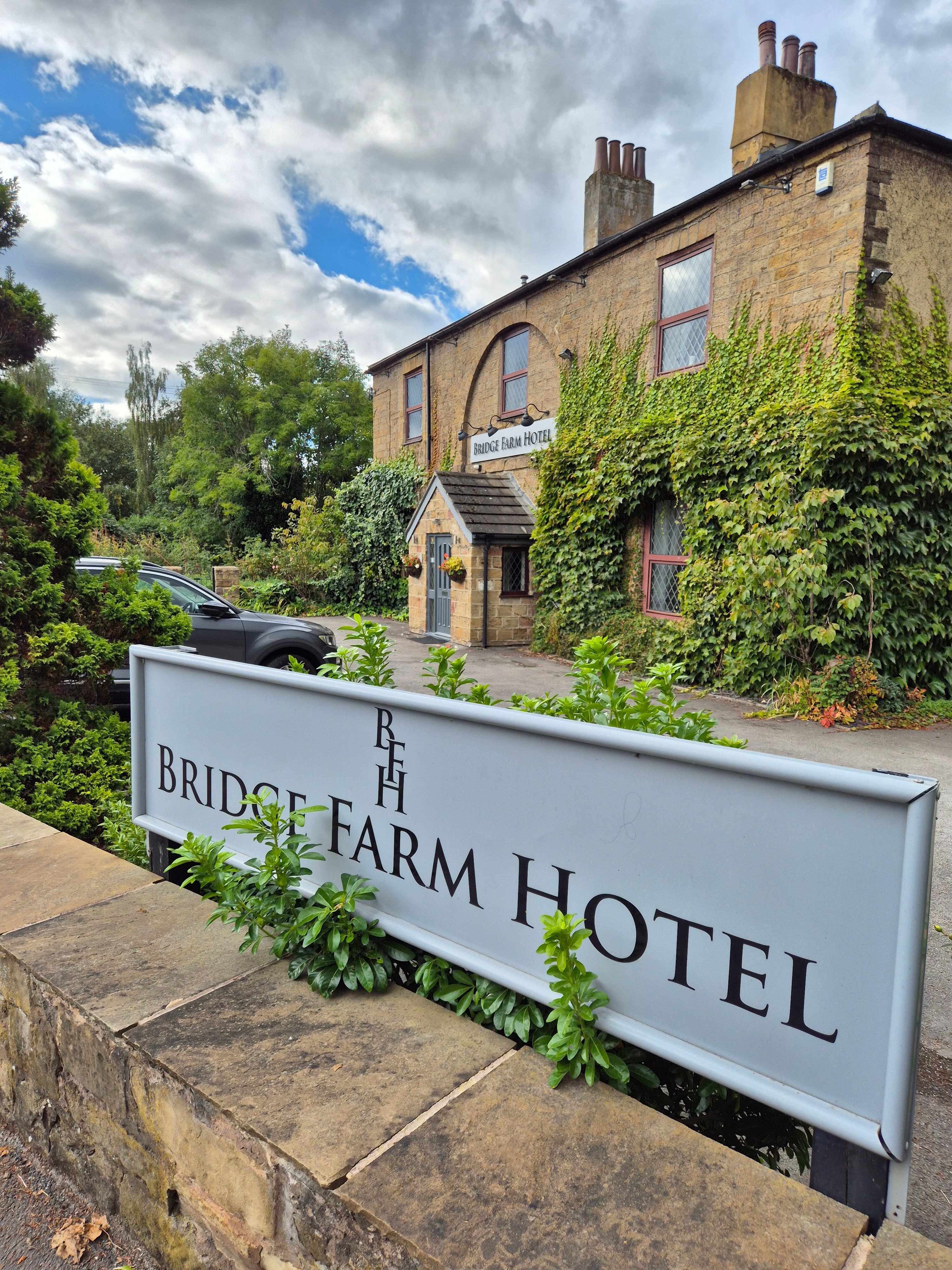 Bridge Farm Hotel-浴室