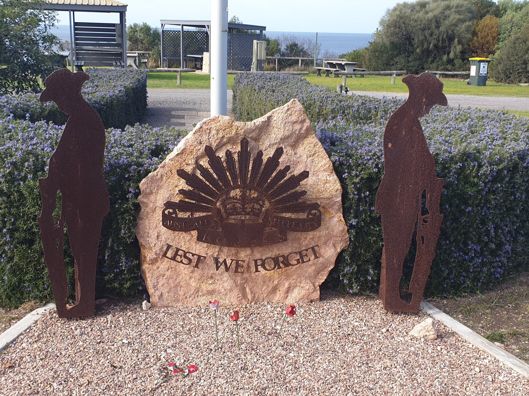 Wool Bay War Memorial景点图片