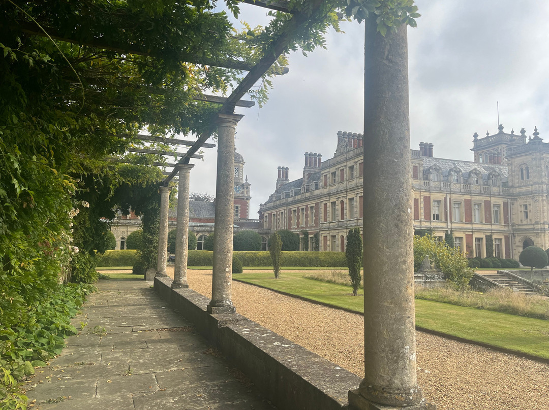 Somerleyton Hall Gardens景点图片
