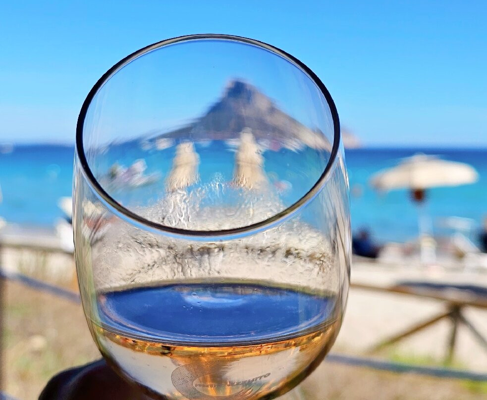 Mare Azzurro-Loiri Porto San Paolo必去景点