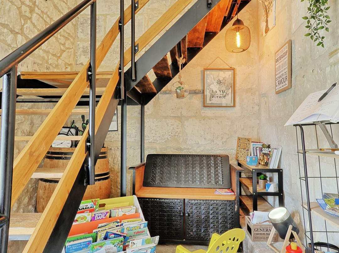 A 2 pas d'Azay主图