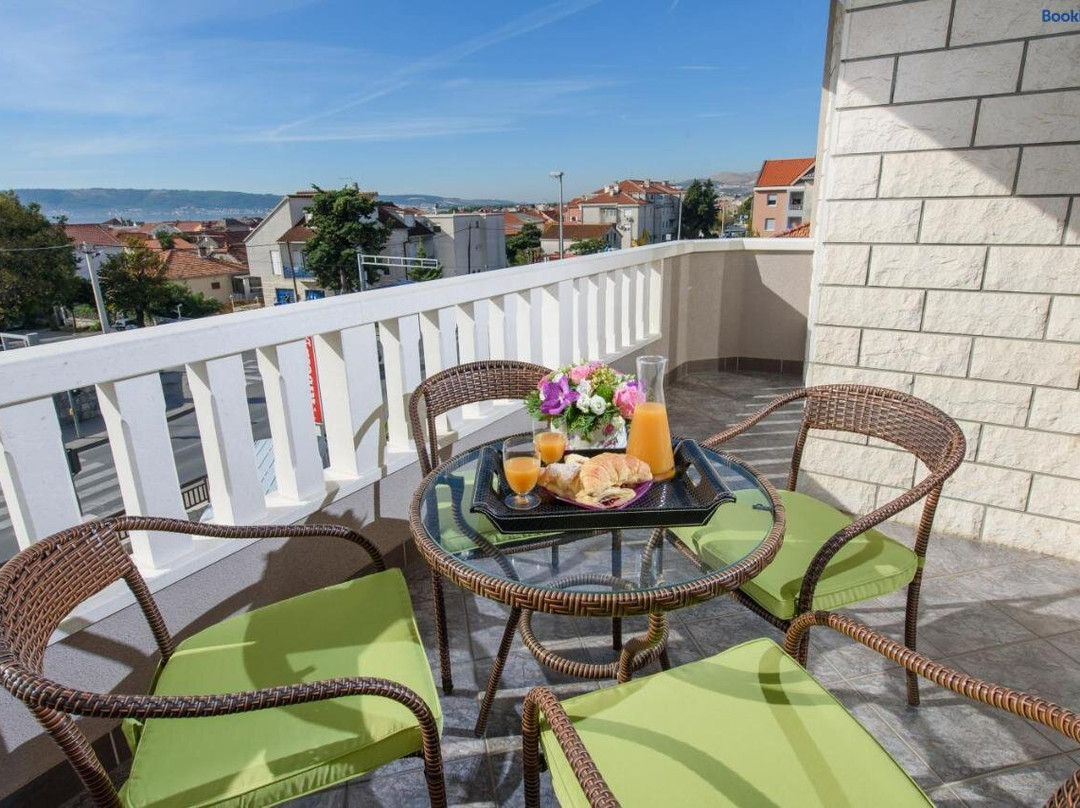 Apartments Lovric with Sea View