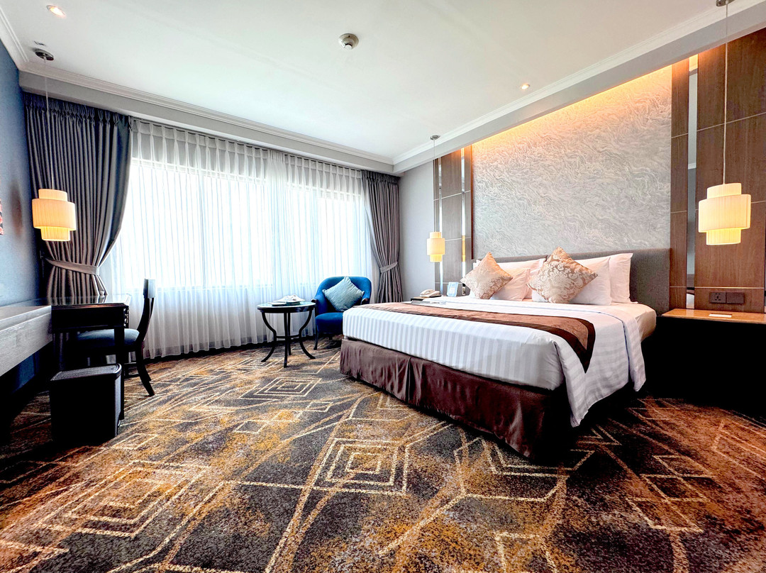 阿斯顿特洛皮卡纳广场酒店主图