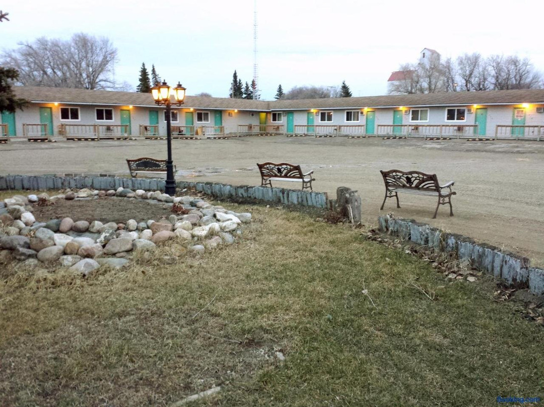 Moosomin Motel